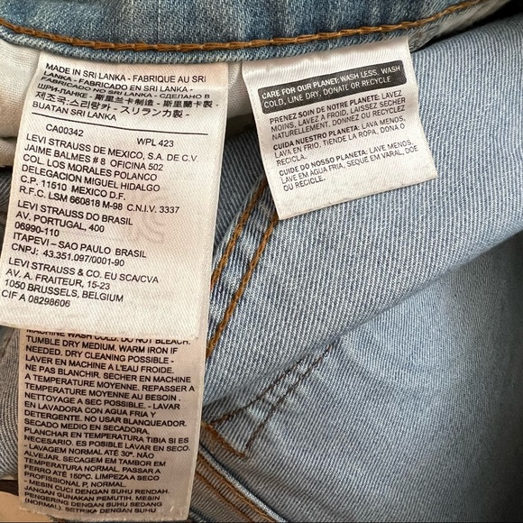 Levi’s denim shorts - Picture 4 of 7